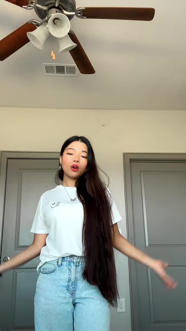 @S:)🦚❤️