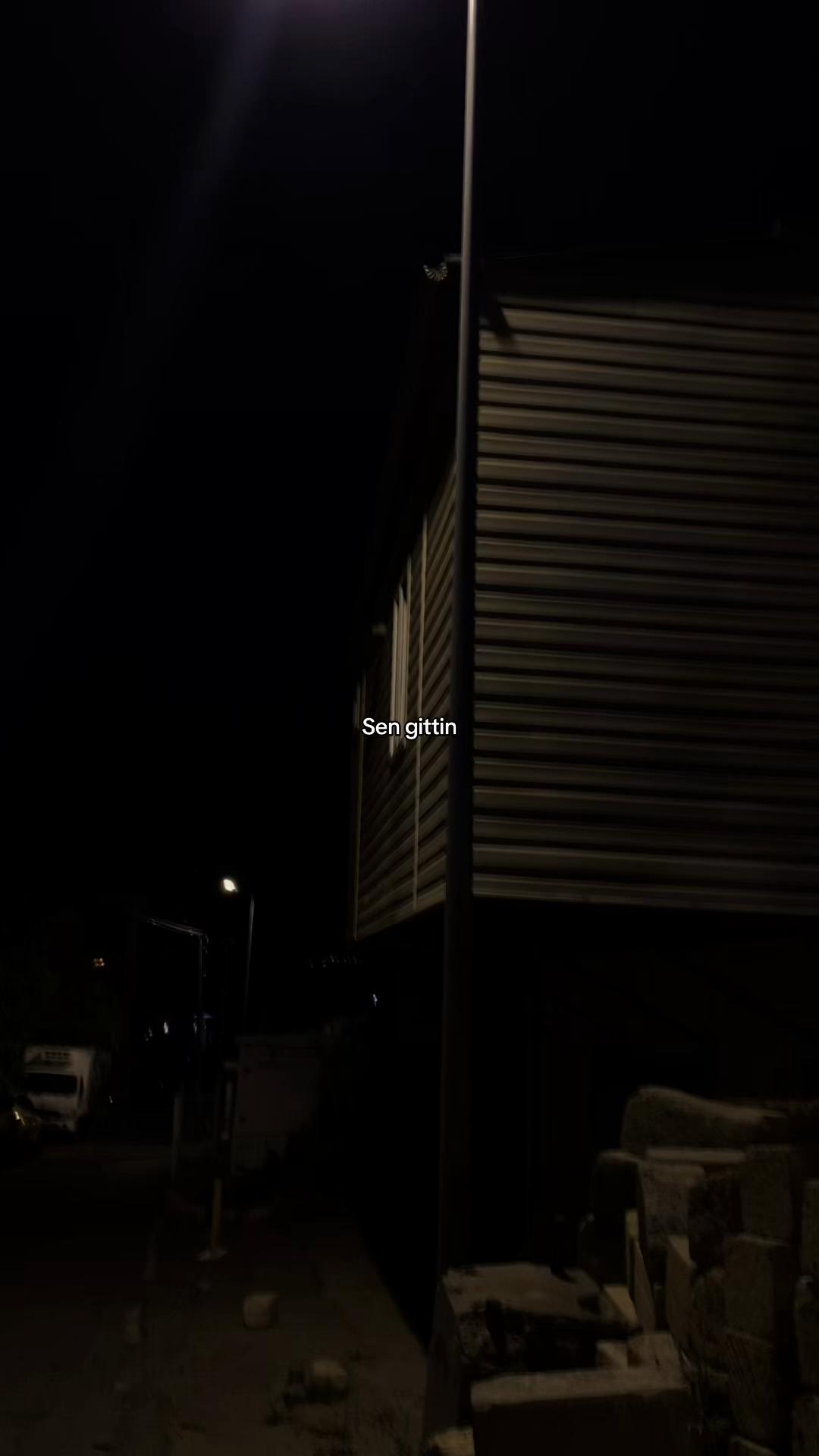 @𝓜.