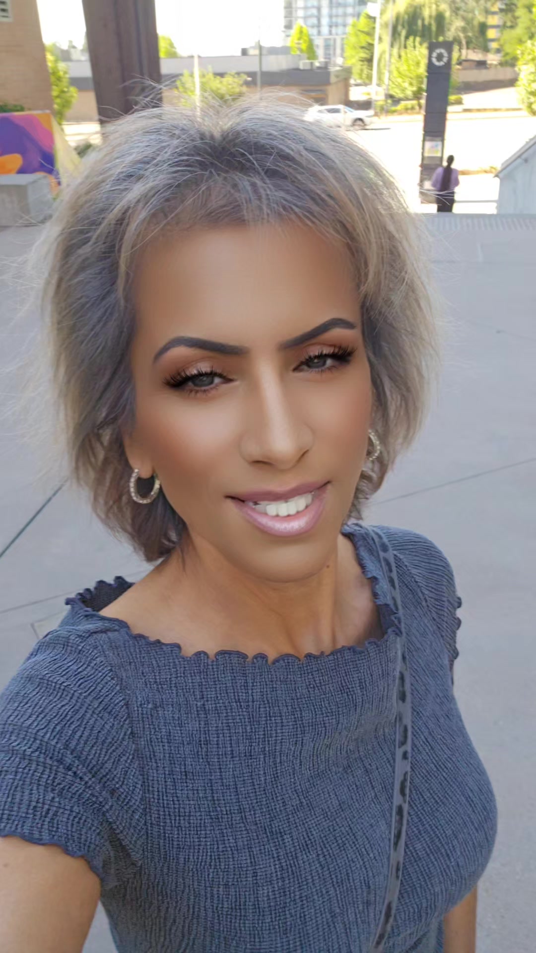 @Dee