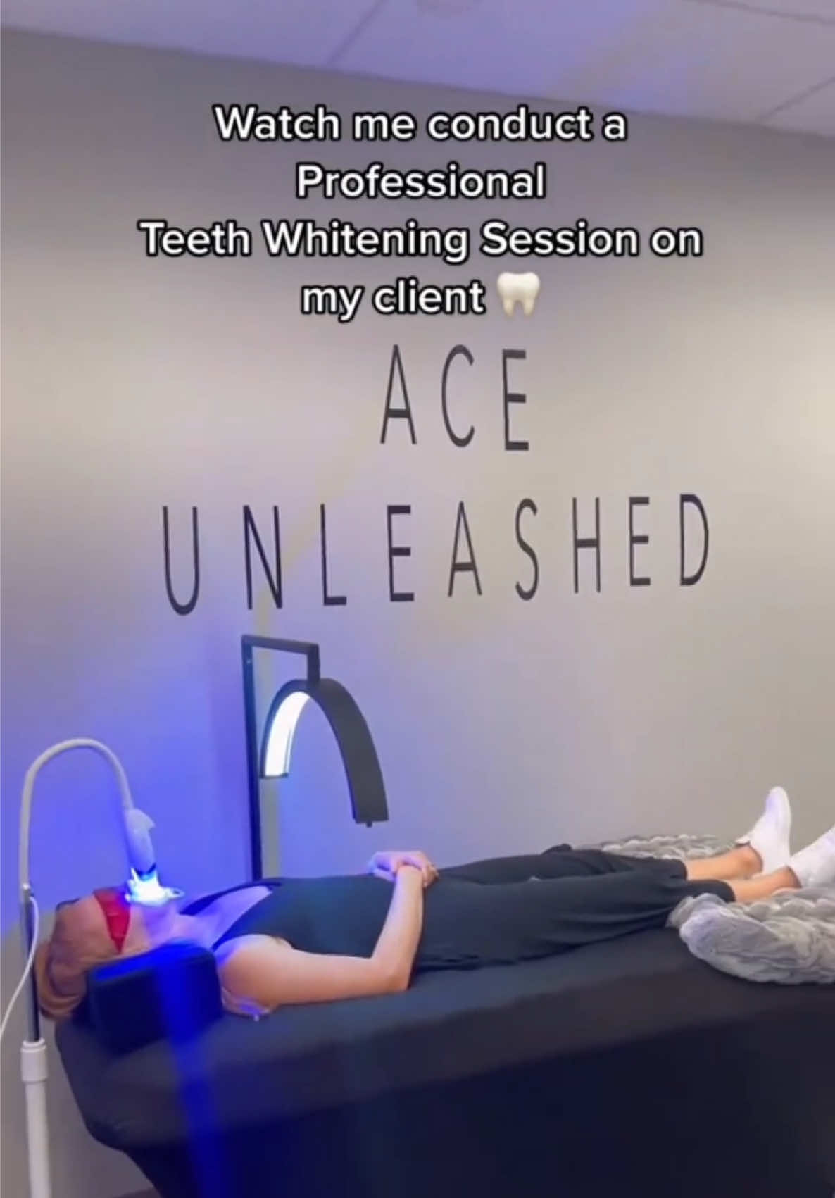 @Diandra | Teeth Whitening Tech