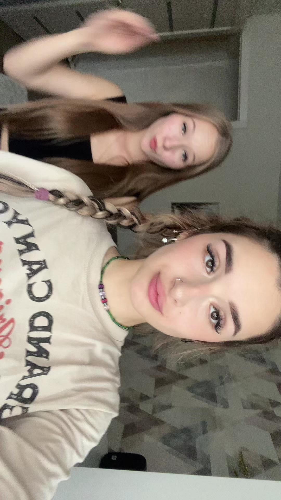 @ививюха🐸