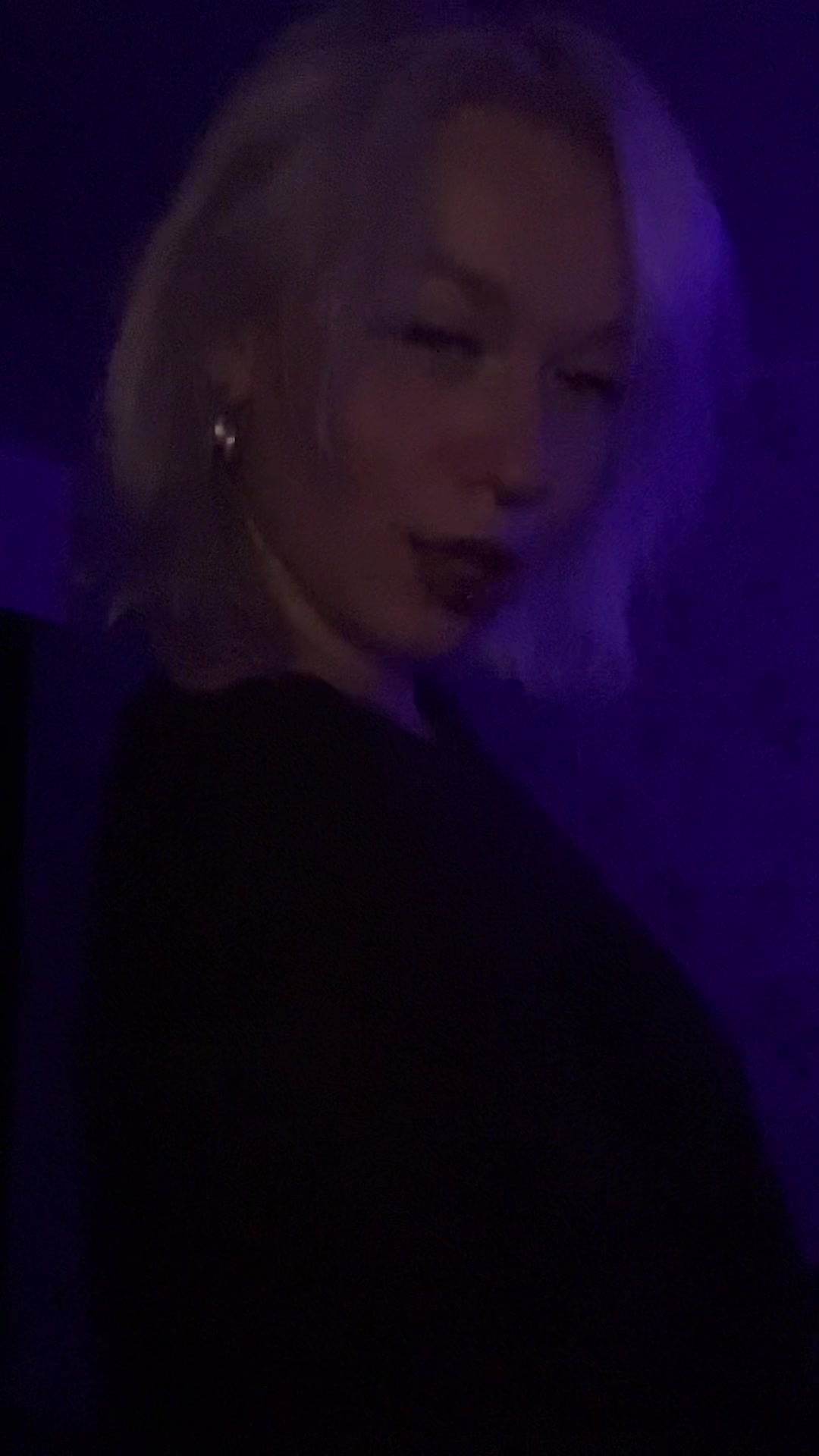 @Кью