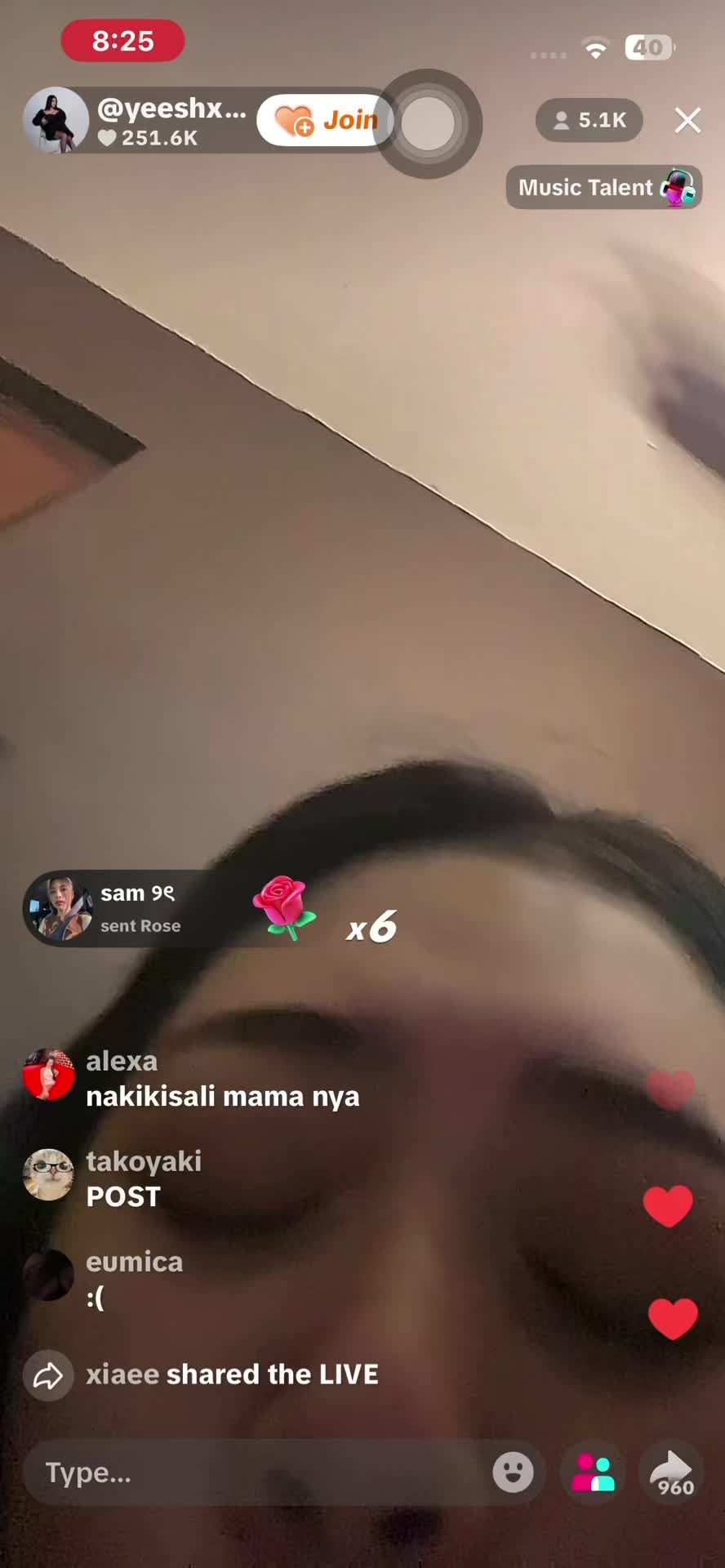 @🫨