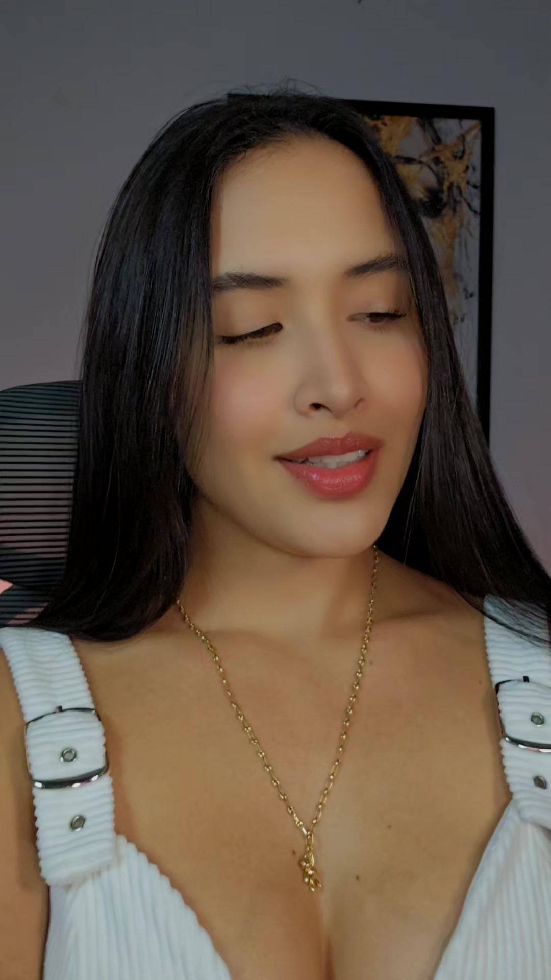 @𝕂ℍ𝔸ℝ𝕀𝕋𝔼𝕊 👊💜