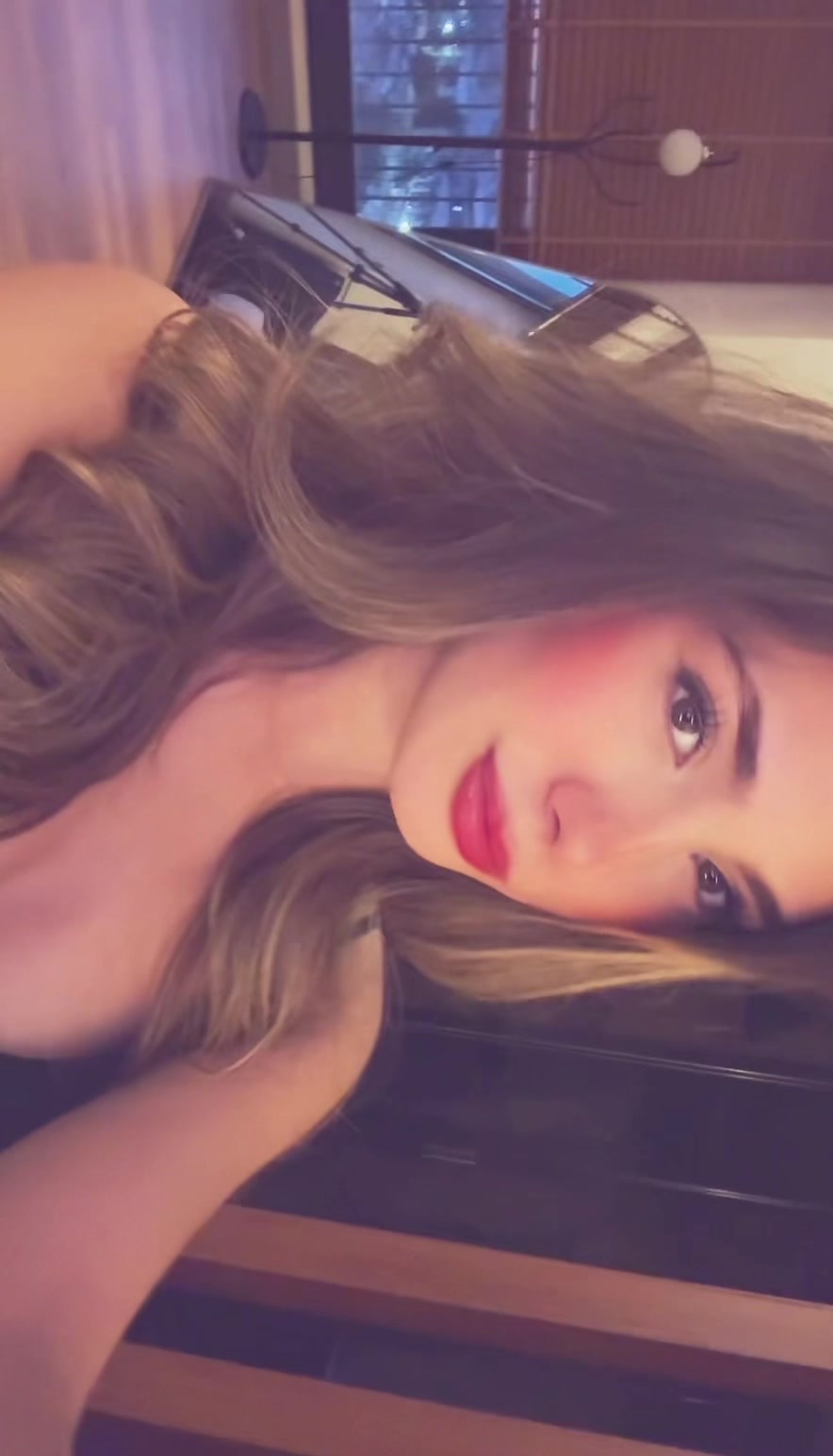@Vvionissa