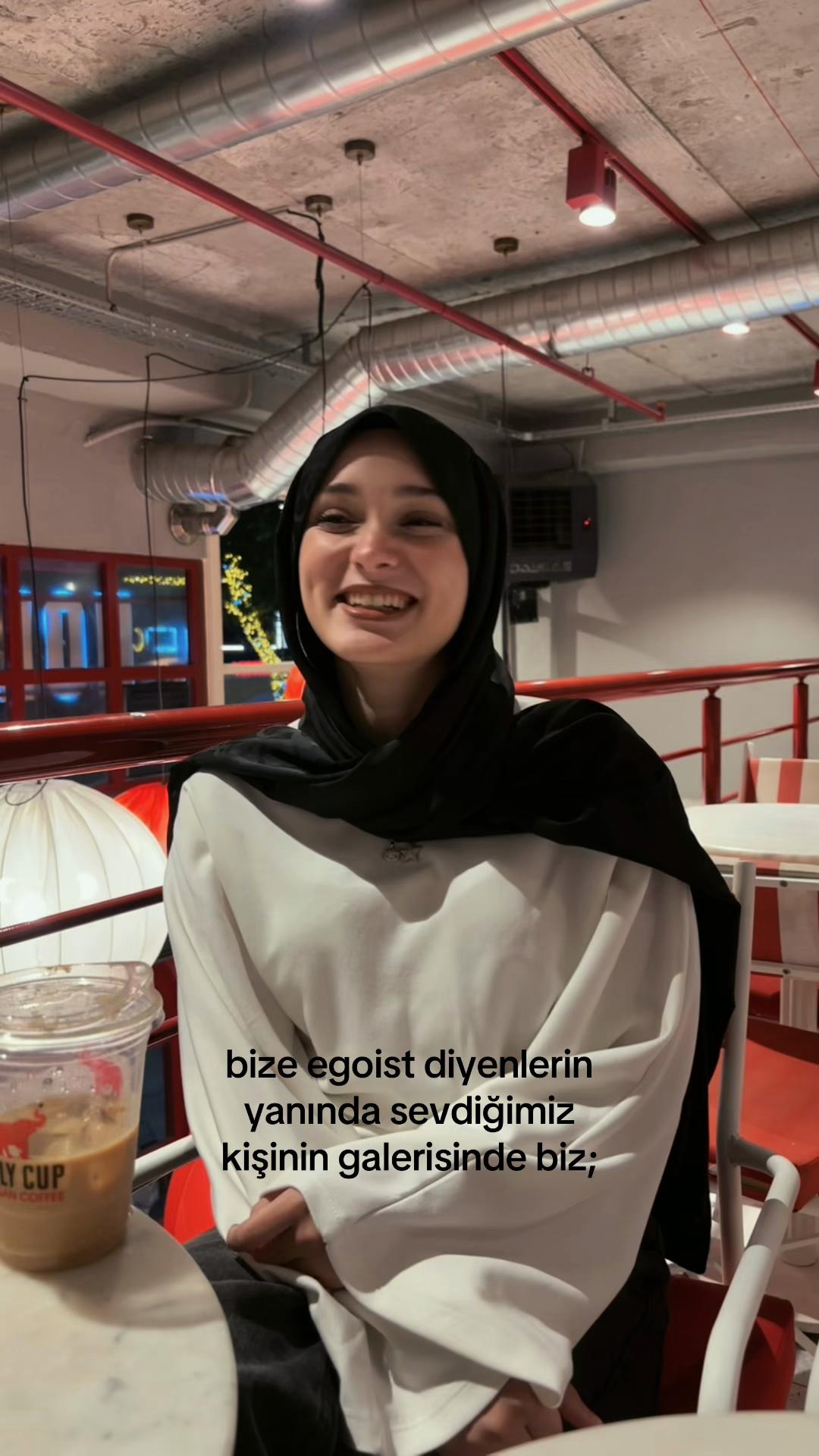@𝓮𝓬𝓻𝓲𝓷.