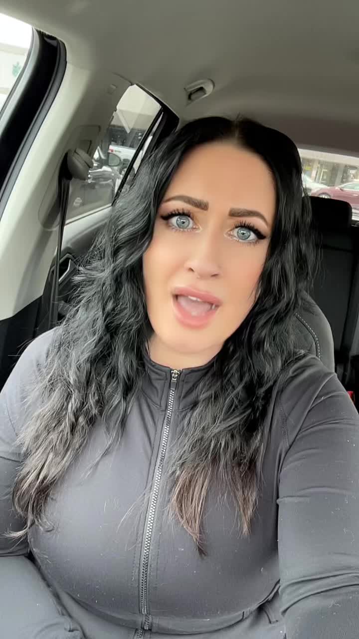 @Valentina Marie