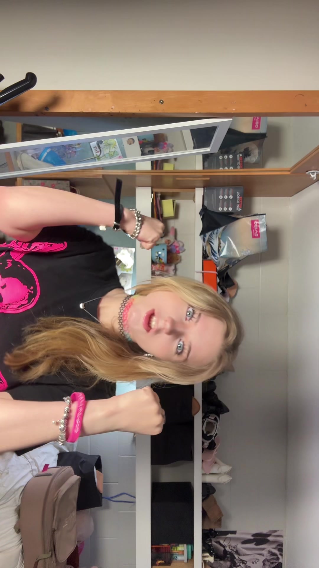 @elladaveyyyy