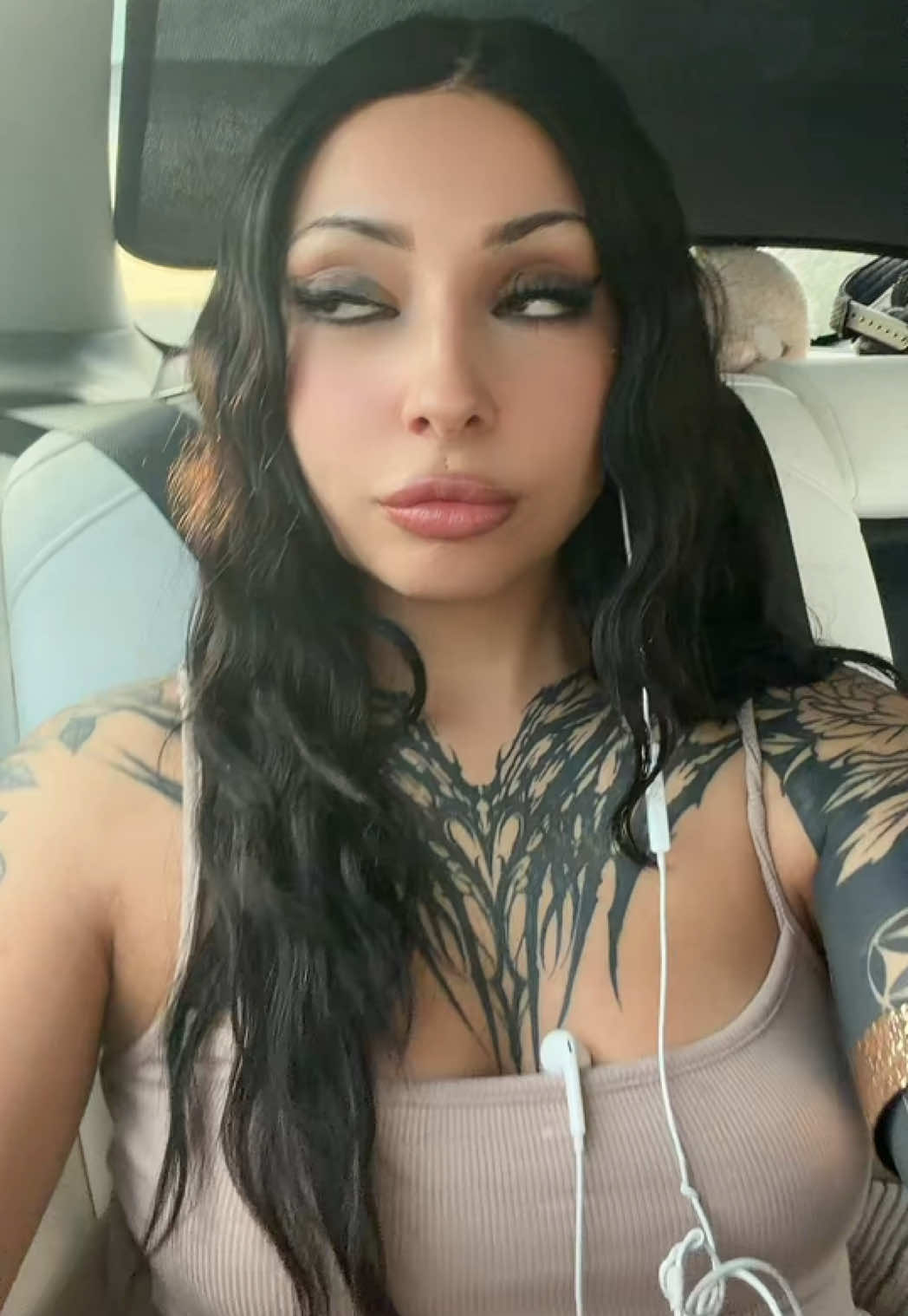 @𝒱𝒶𝓃ℯ𝓈𝓈𝒶