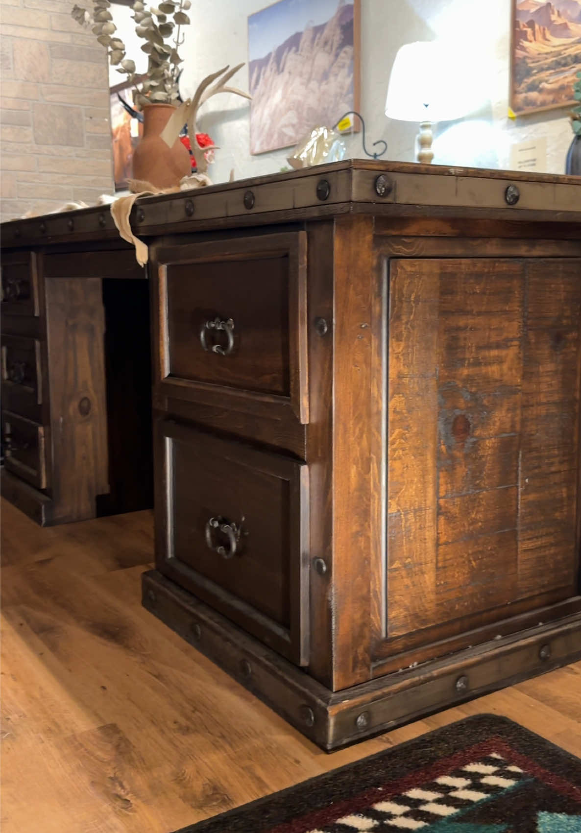 @RusticFurnitureDepot