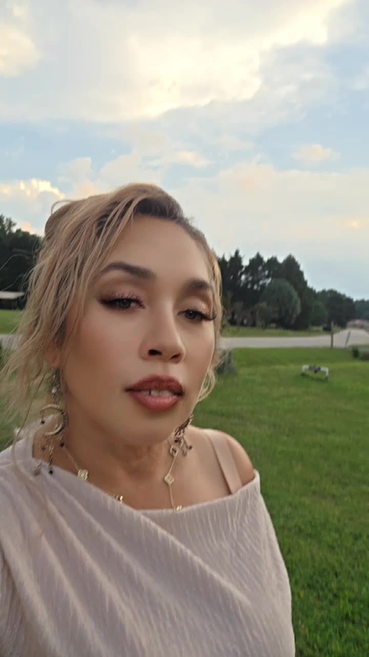 @bella Teran