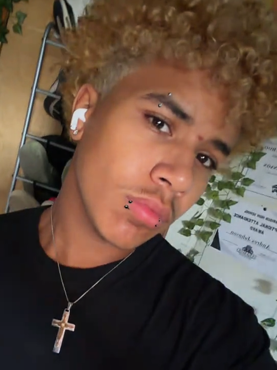 @Team Lightskin 💛💛💛