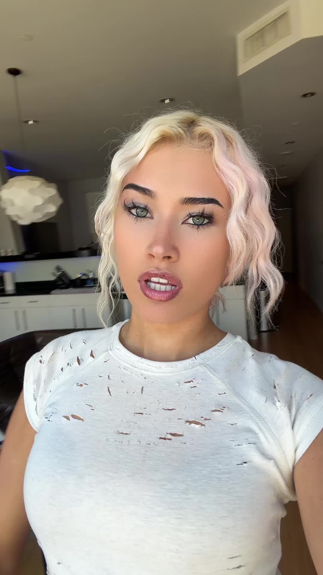 @💋