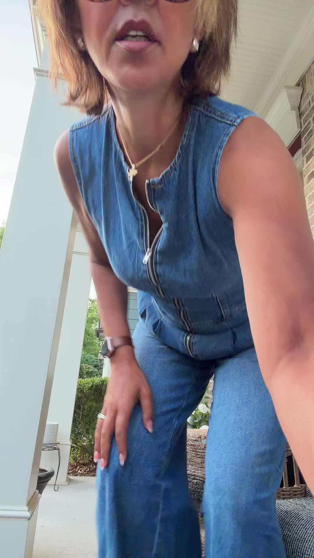 @Demi