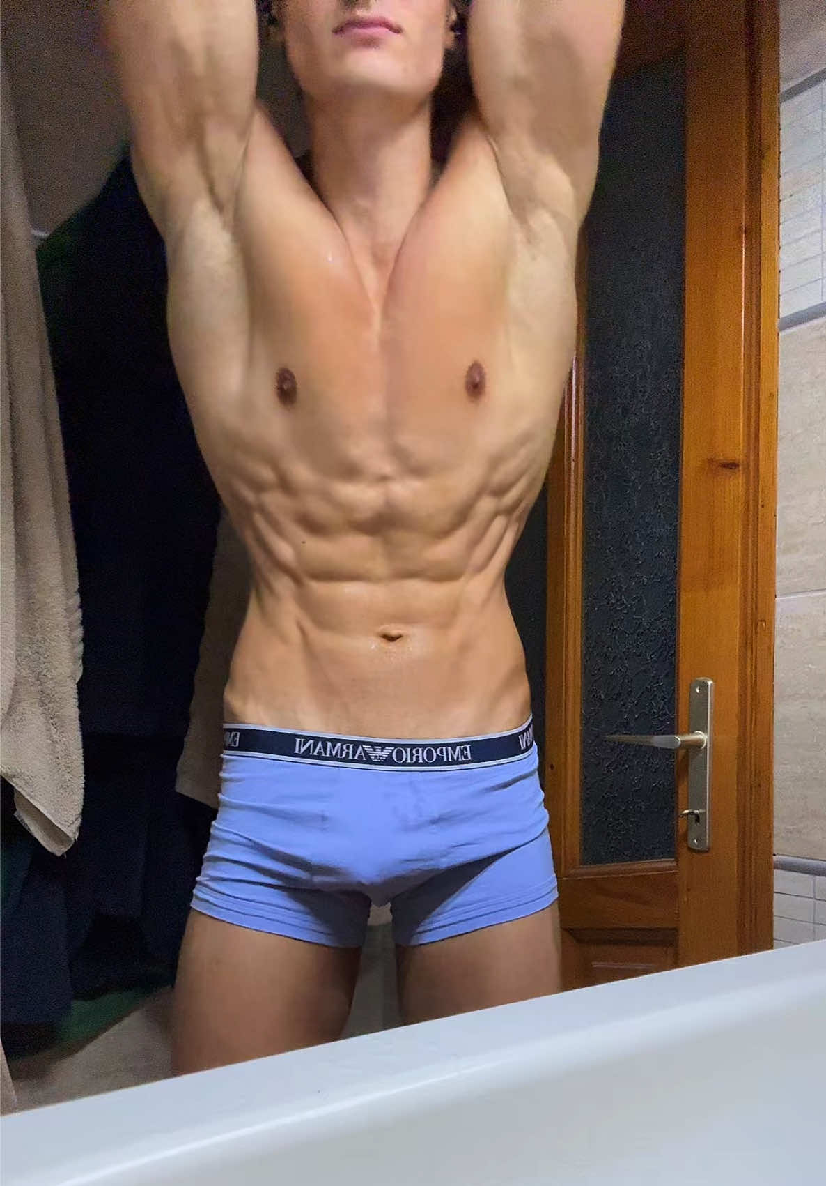 @Levilovesgym