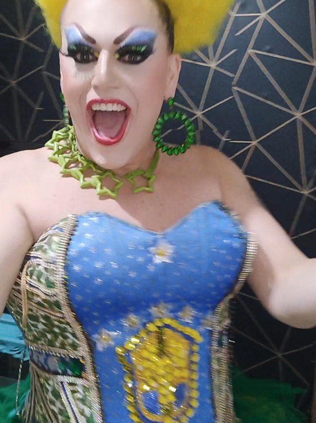 @Drag Tiffany