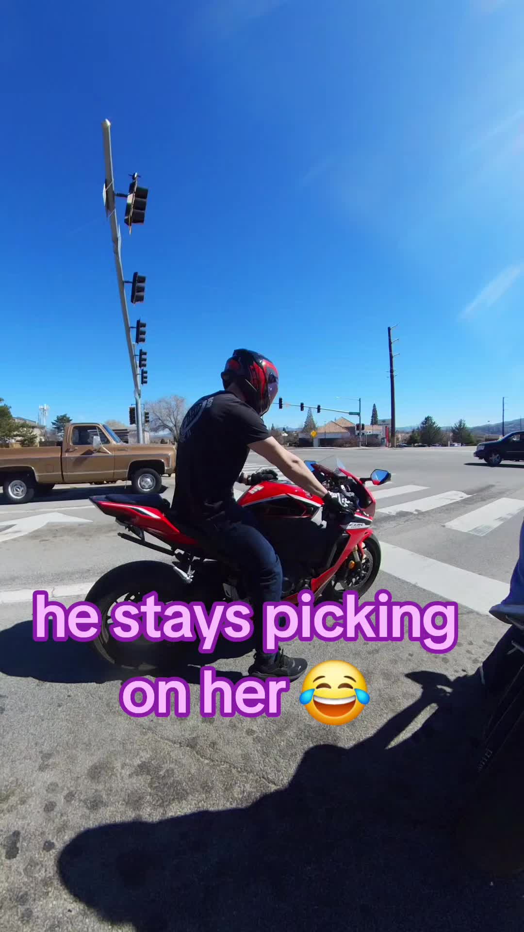 @r_skye27