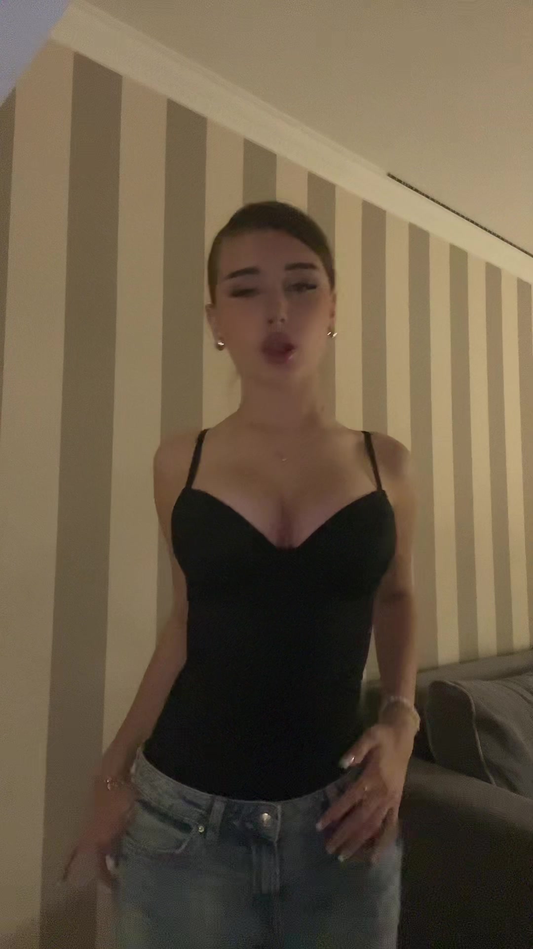 @Кошка