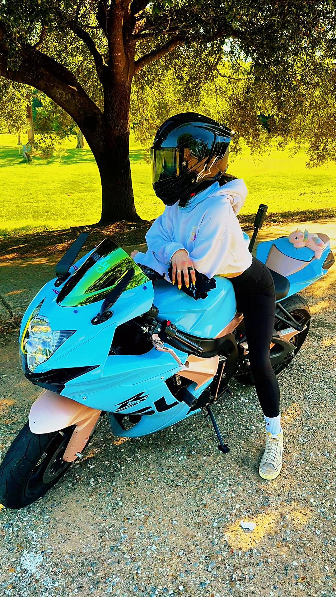 @T 🏍️ F F A N Y