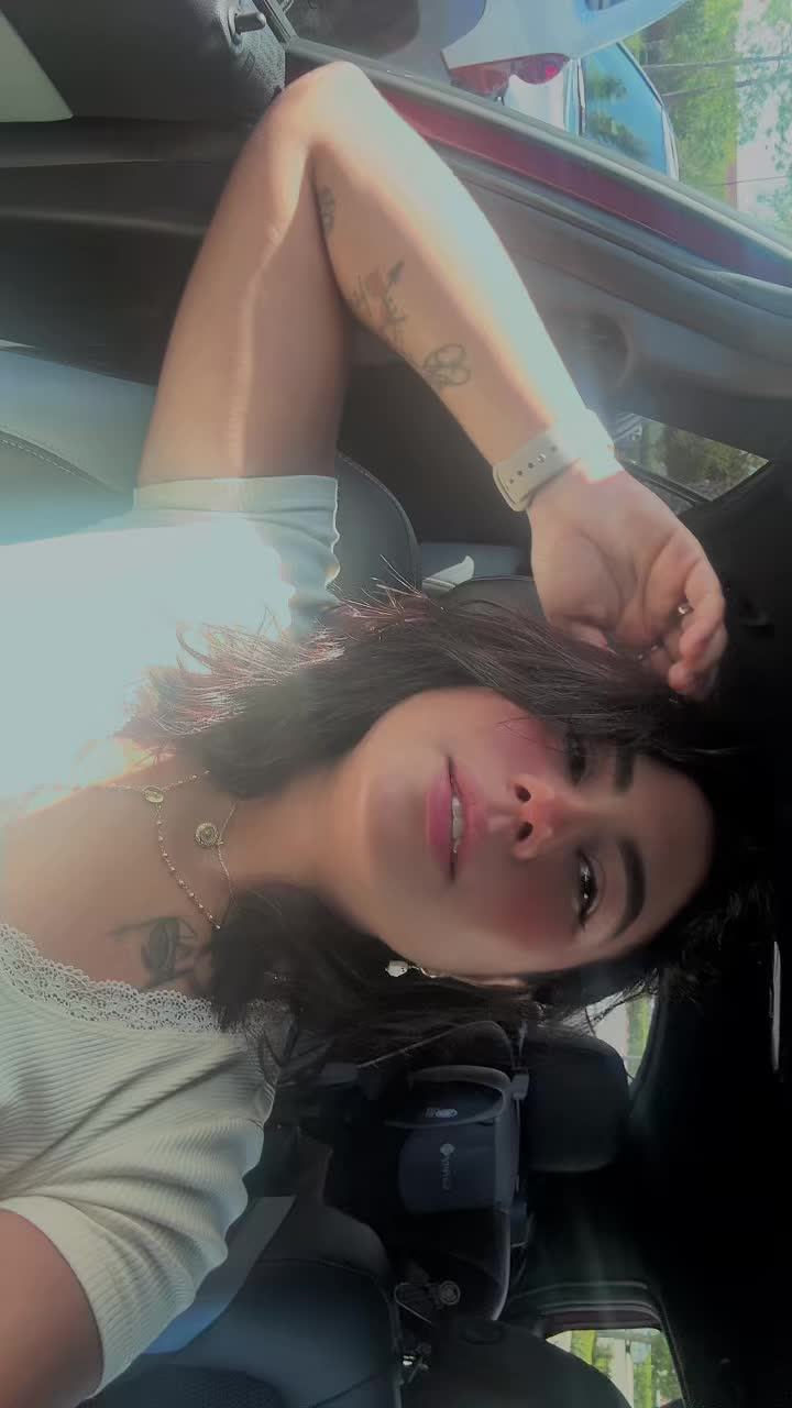 @𝙷𝙴𝙻. 🥀