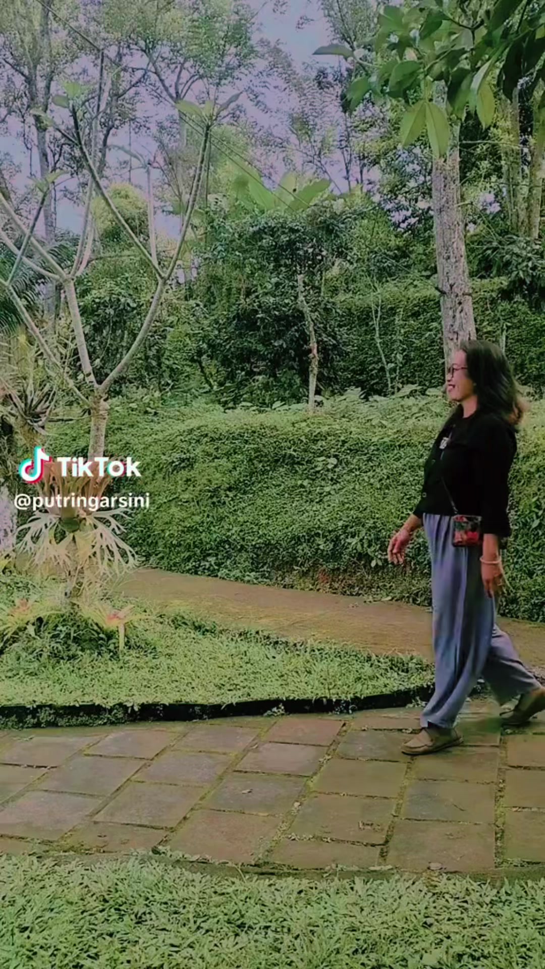 @Putri ngarsini