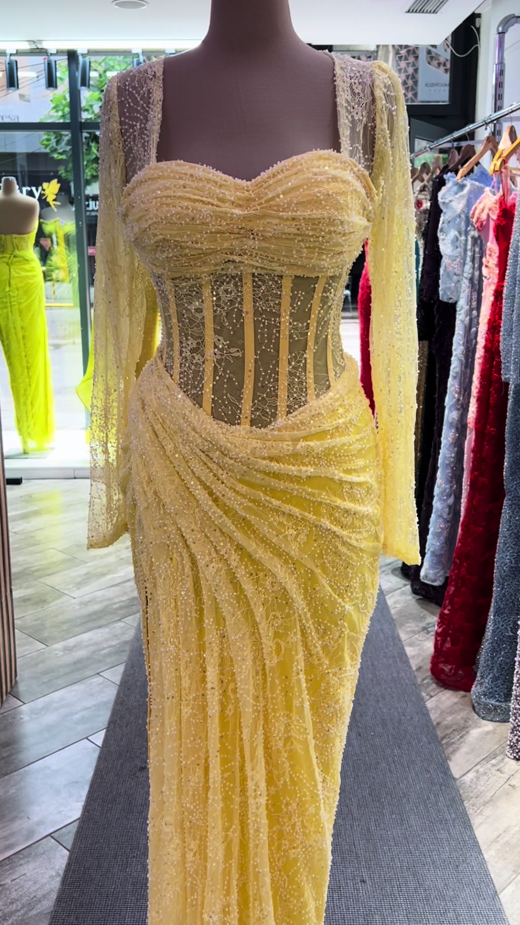 @Bora Fashion