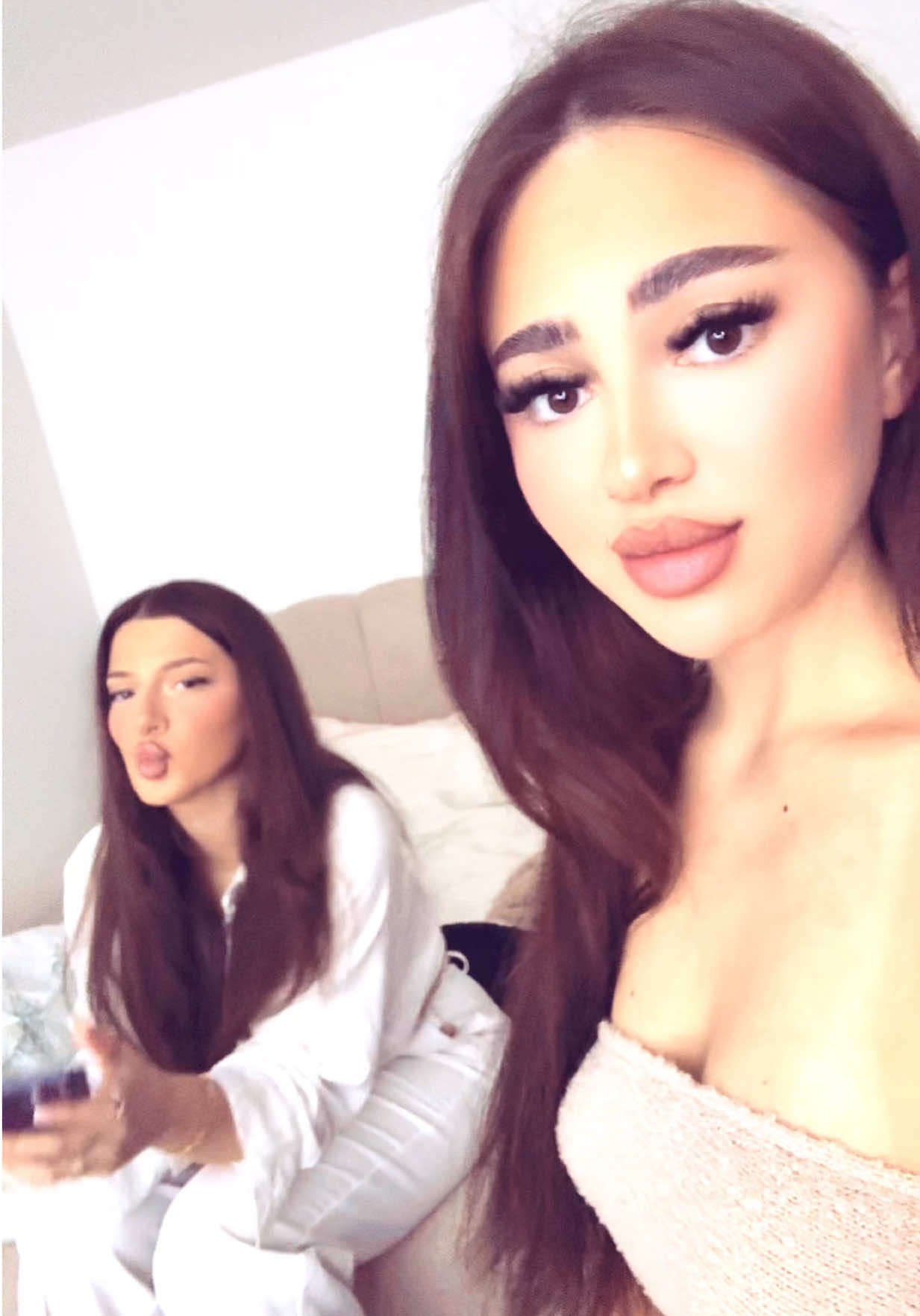 @M E R Y E M