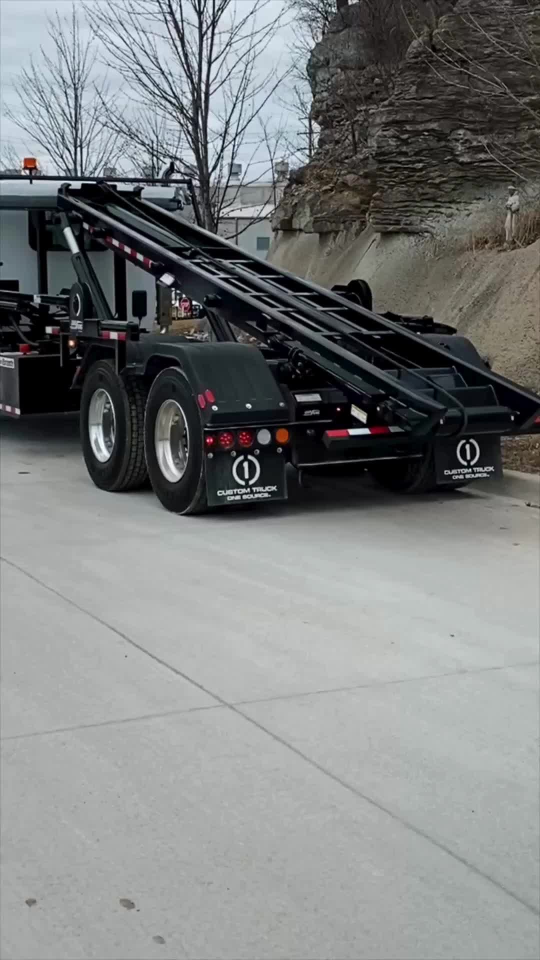 @Custom Truck One Source