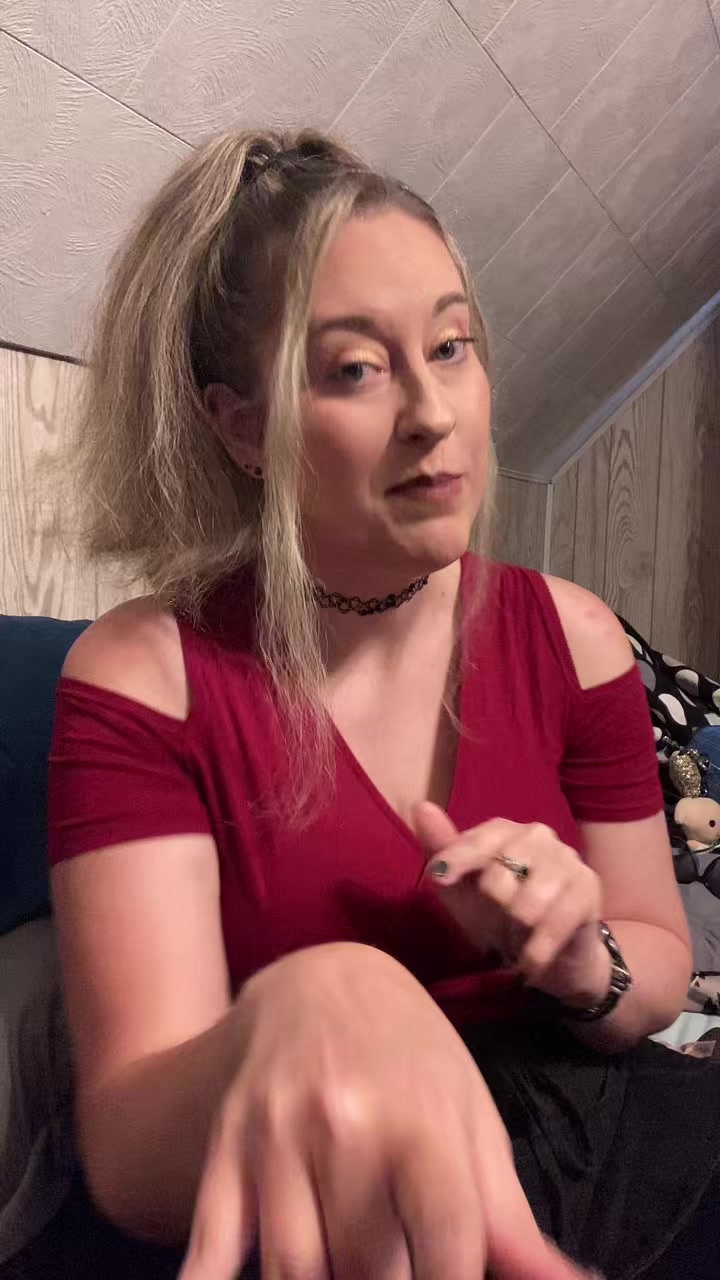 @EntirelyErica
