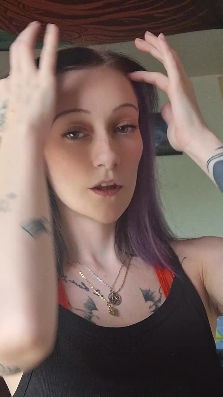 @Wrong_Bitch😈
