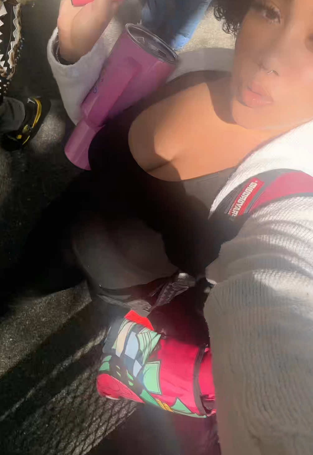 @￼