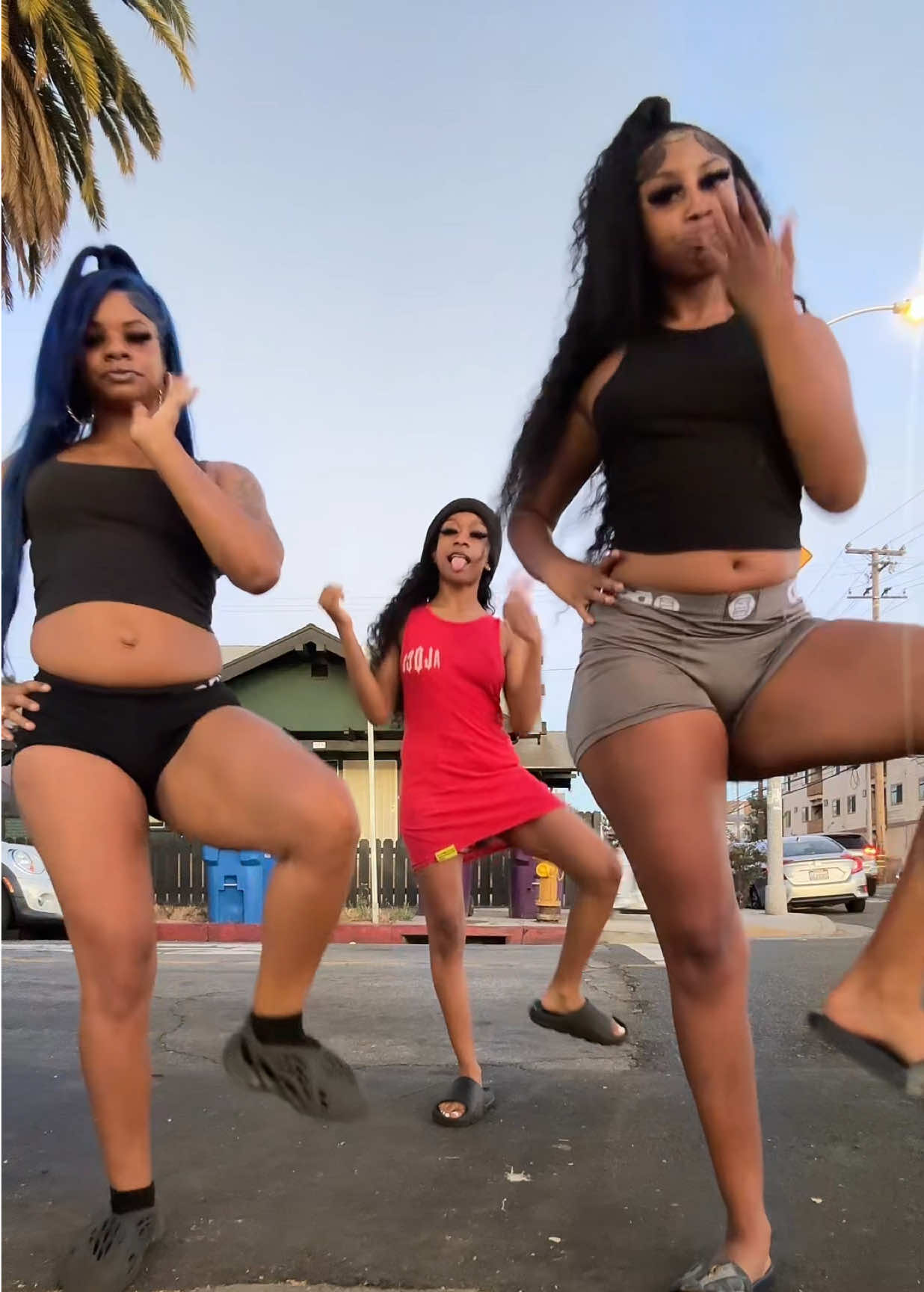 @rayneezy