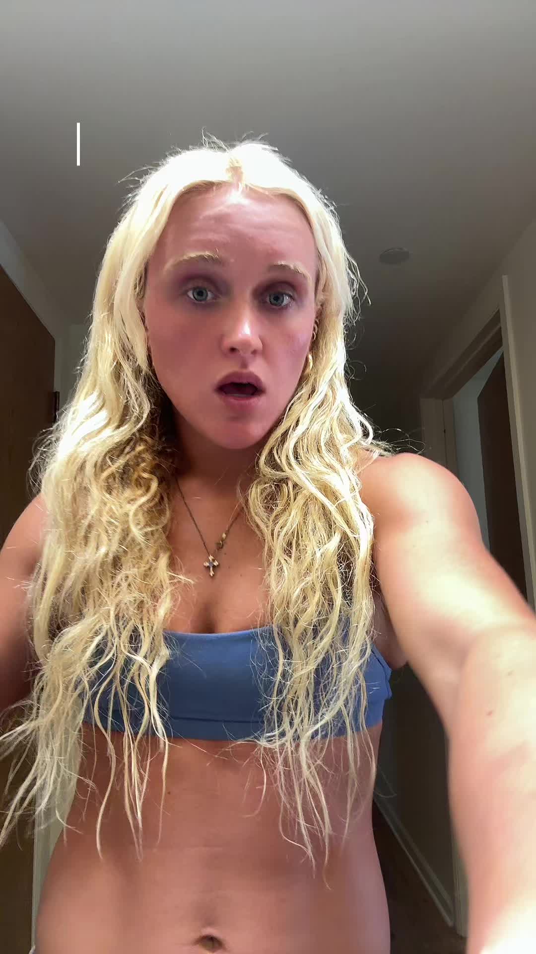 @mollycullenn