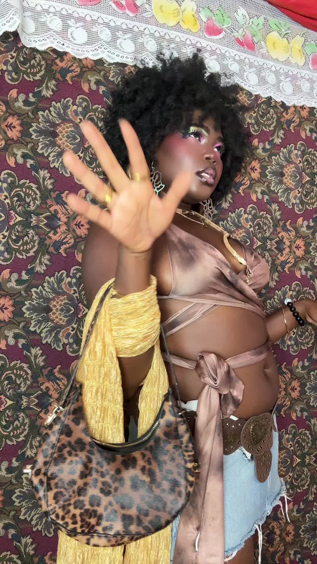 @tinaa_starra