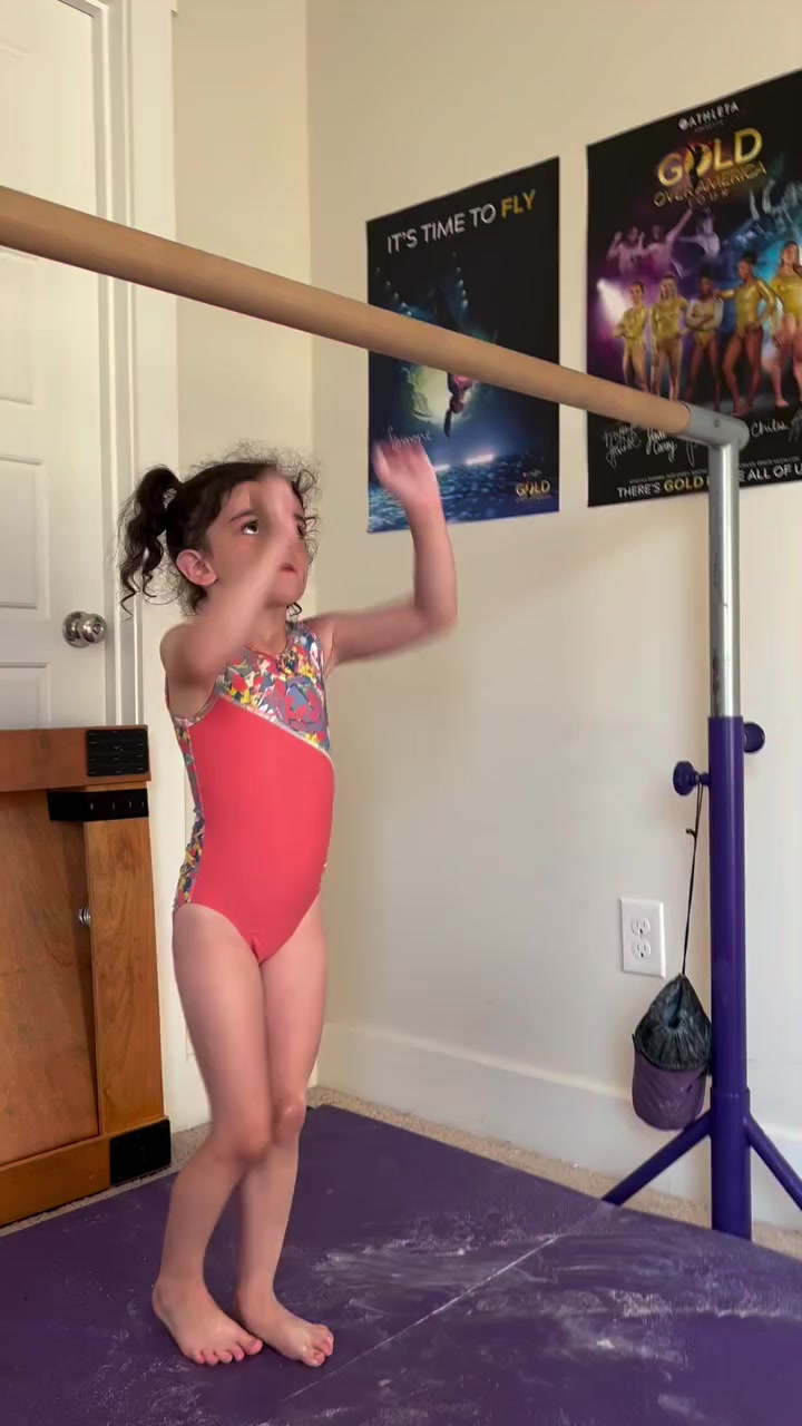 @mini_gymnast_skylar