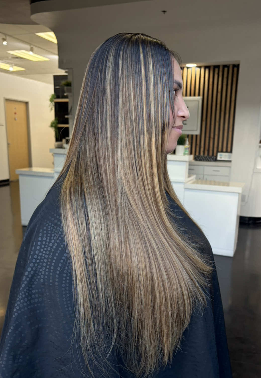 @Janessa | VEGAS HAIRSTYLIST