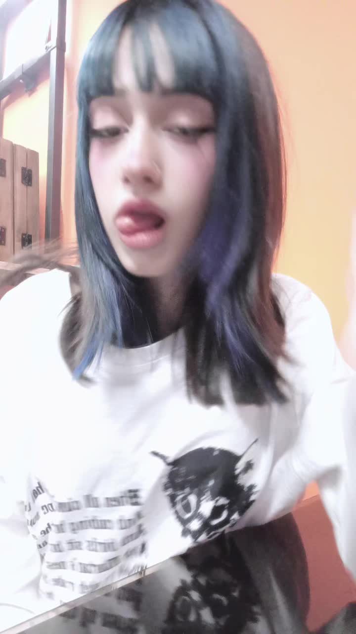 @Blueberry 🫐