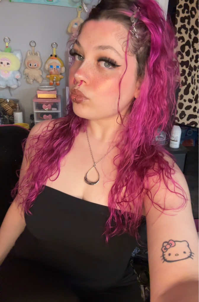@mshellolitty