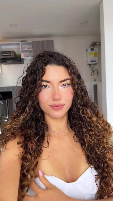 @Veronicanelangi