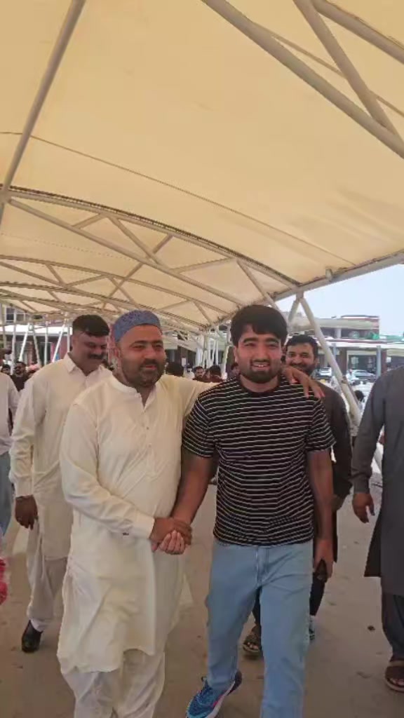 @LAHORI PALWAN