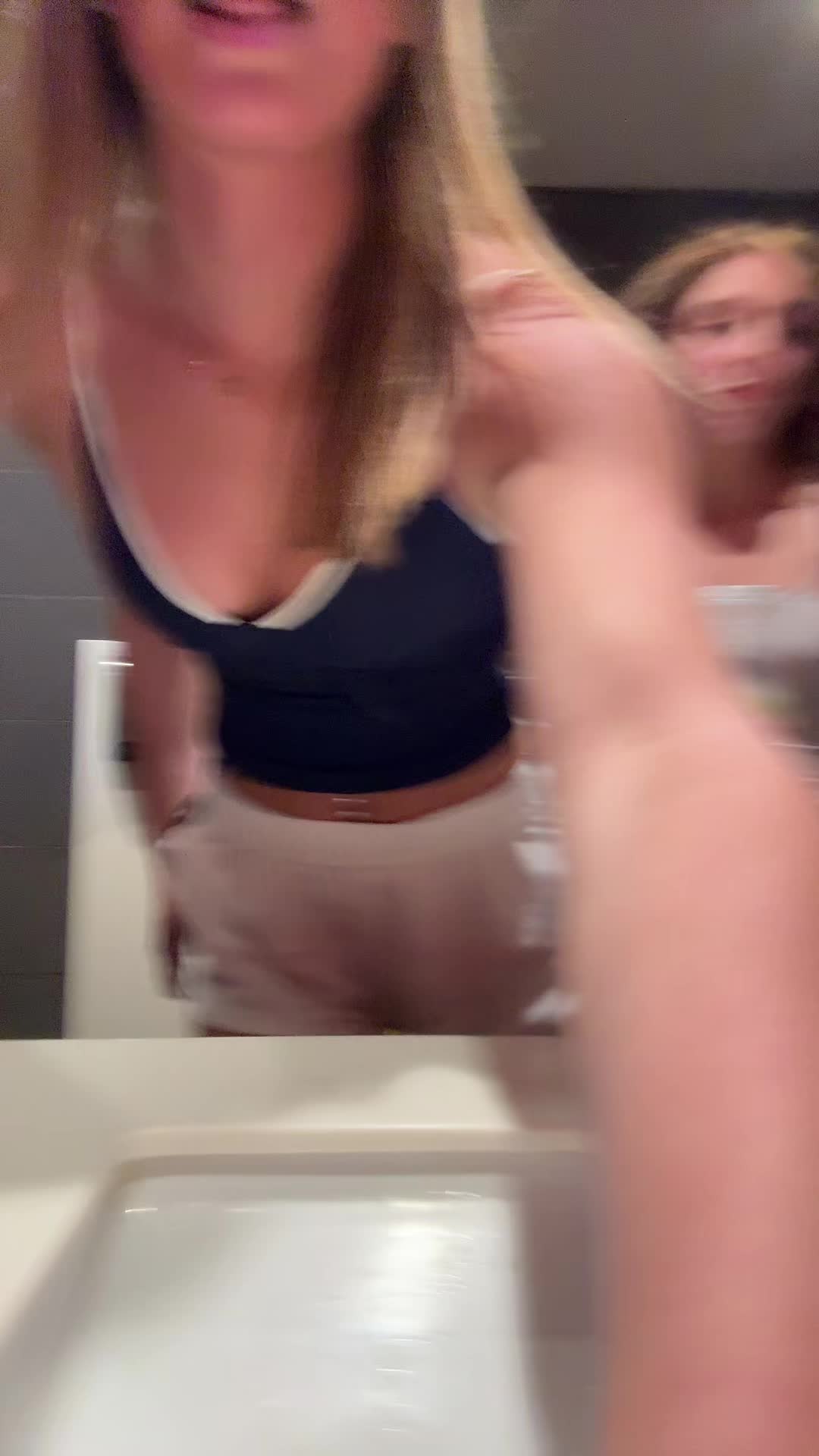 @Ella😜