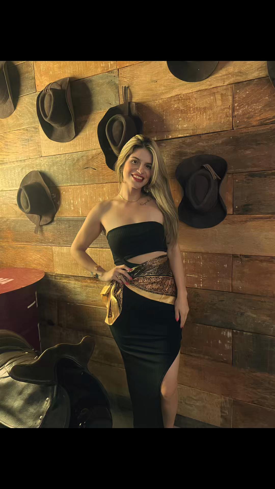 @Lari.