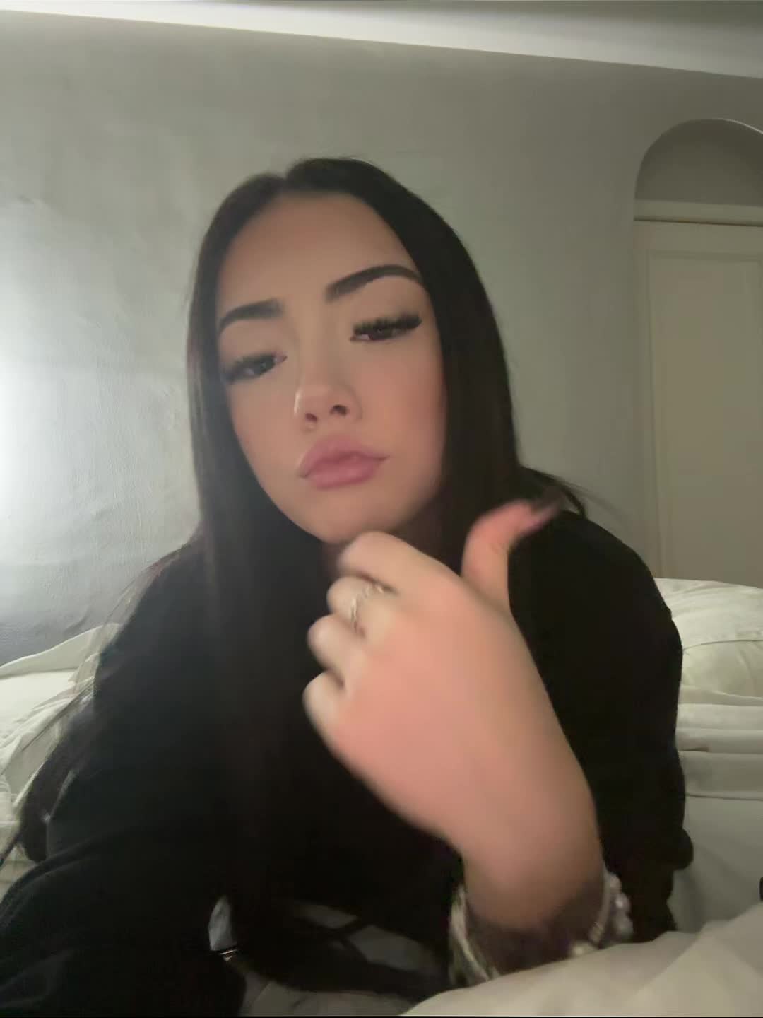 @lari📲