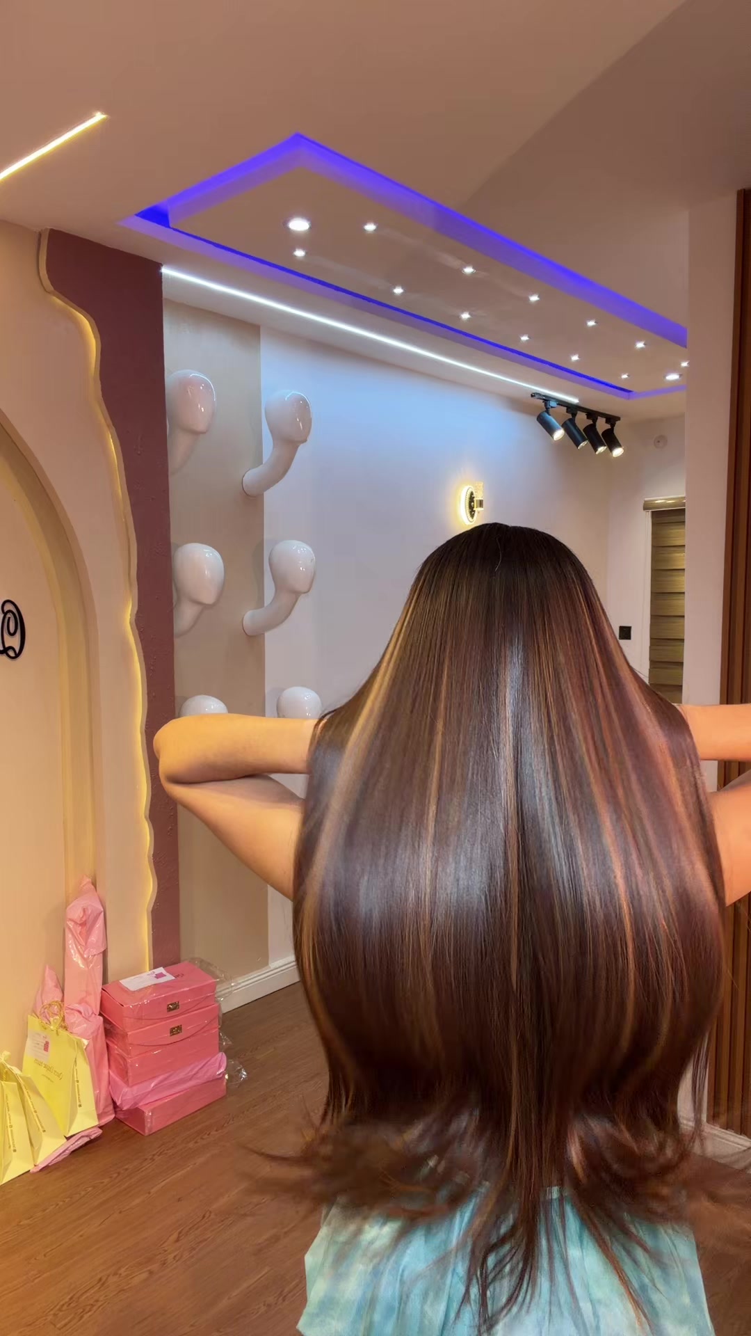@Queens_unique_hairs