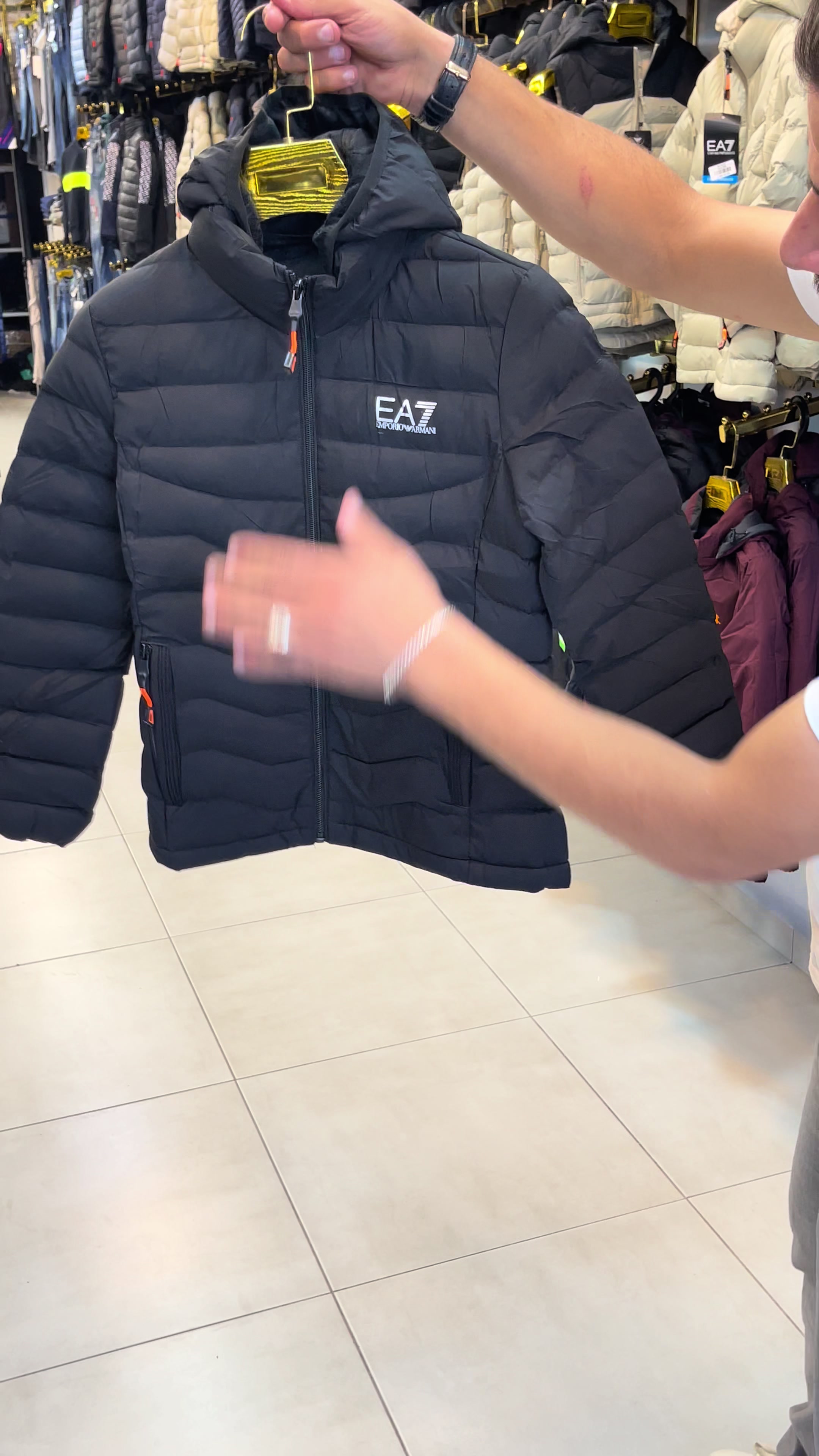 @SiaShop25_