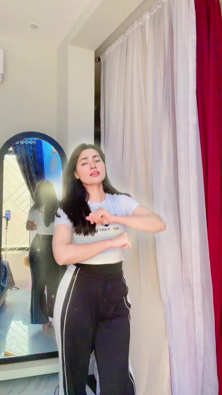 @Laiba🥀