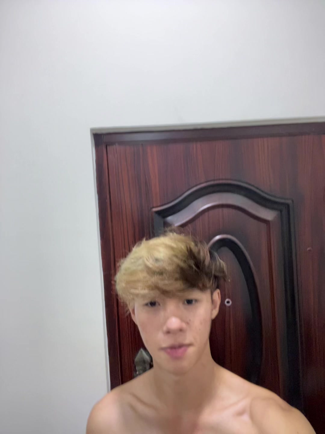 @បុរសខូចចិត្ត