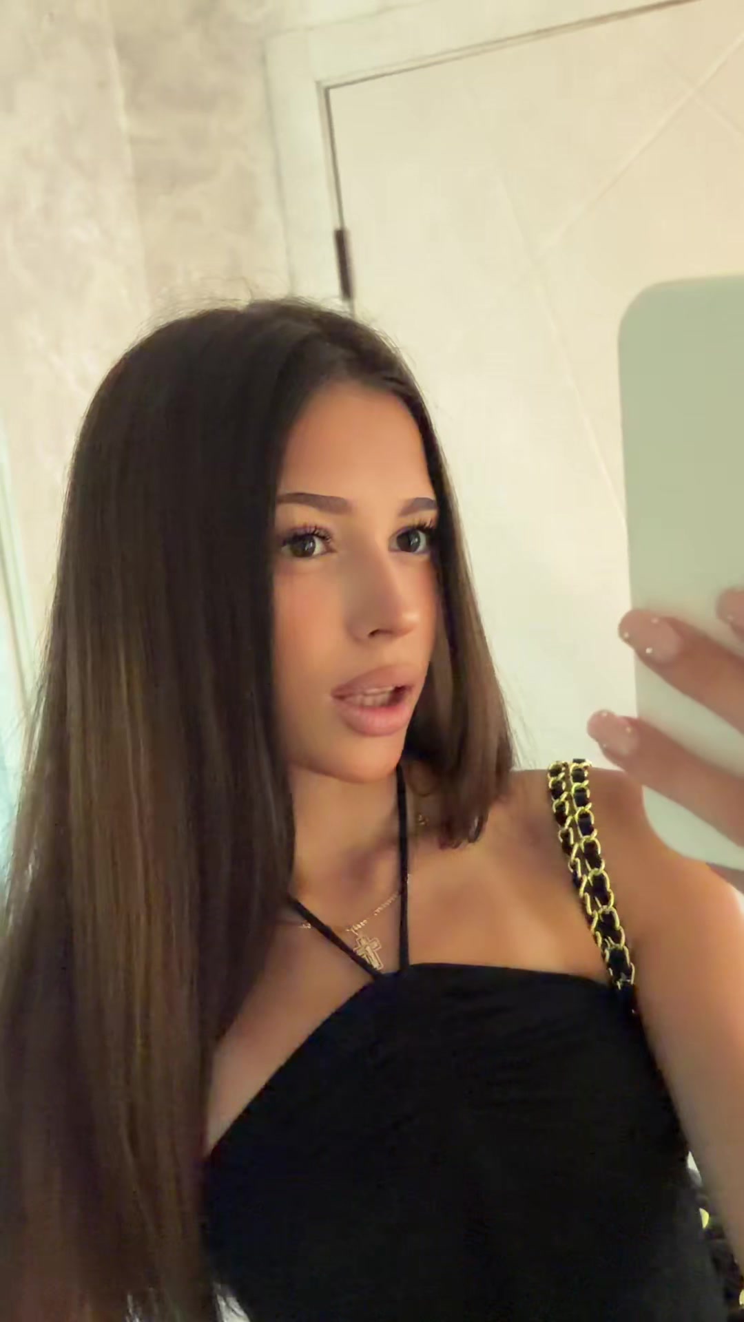 @𝒜𝓁𝑒𝒸𝒽𝓀𝒶