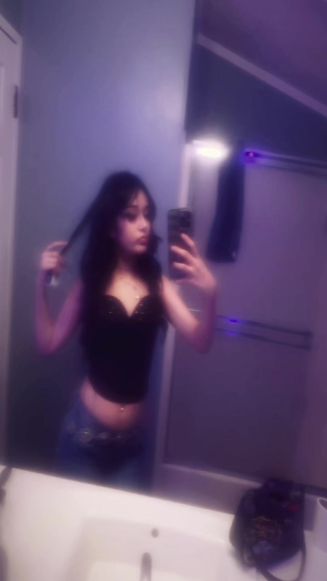 @￶