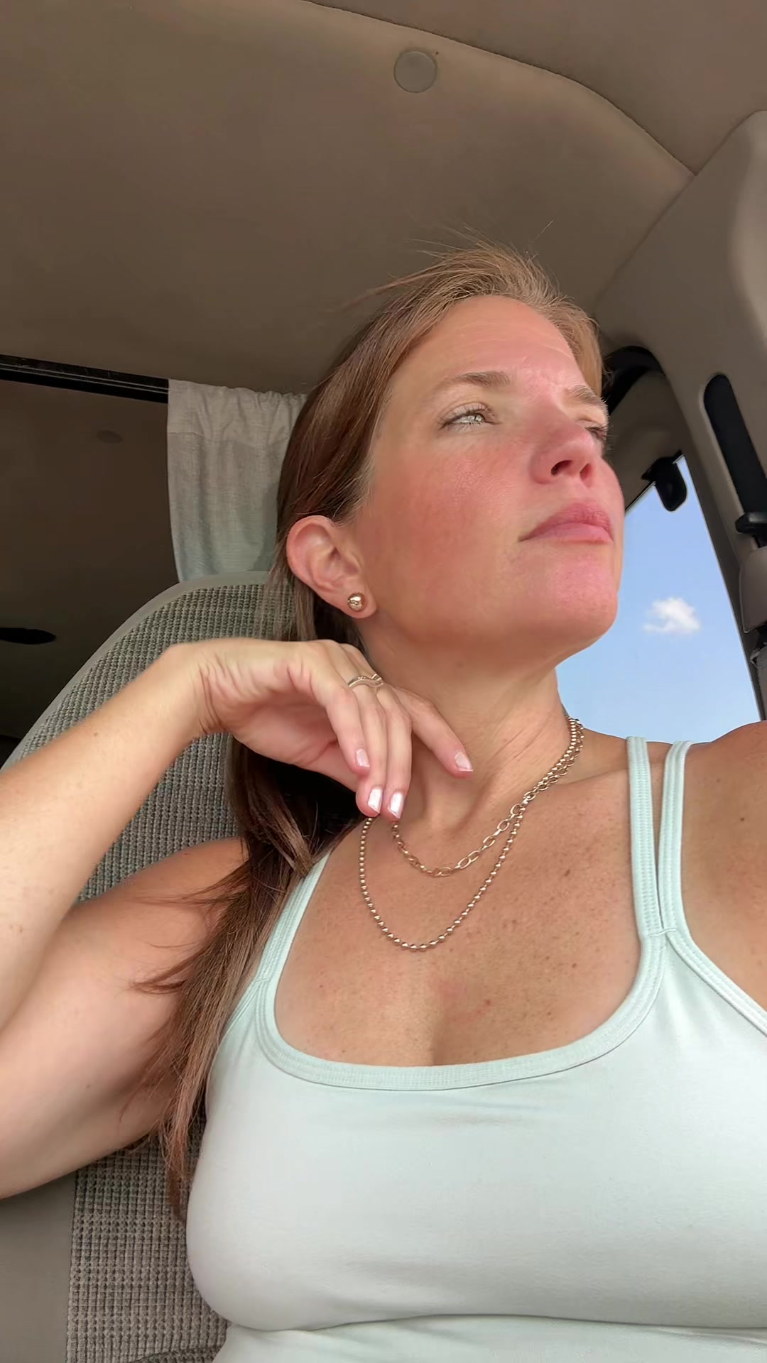 @HotwifeKat